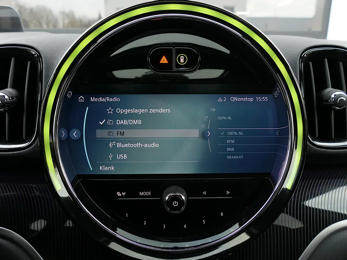 2.0 Cooper S ALL4 John Cooper Works | Panoramadak | Digitaal Dashboard | ACC | Head-up display | Achteruitrijcamera | Achterlicht britse vlag | Apple-/Android Carplay | Half leder
