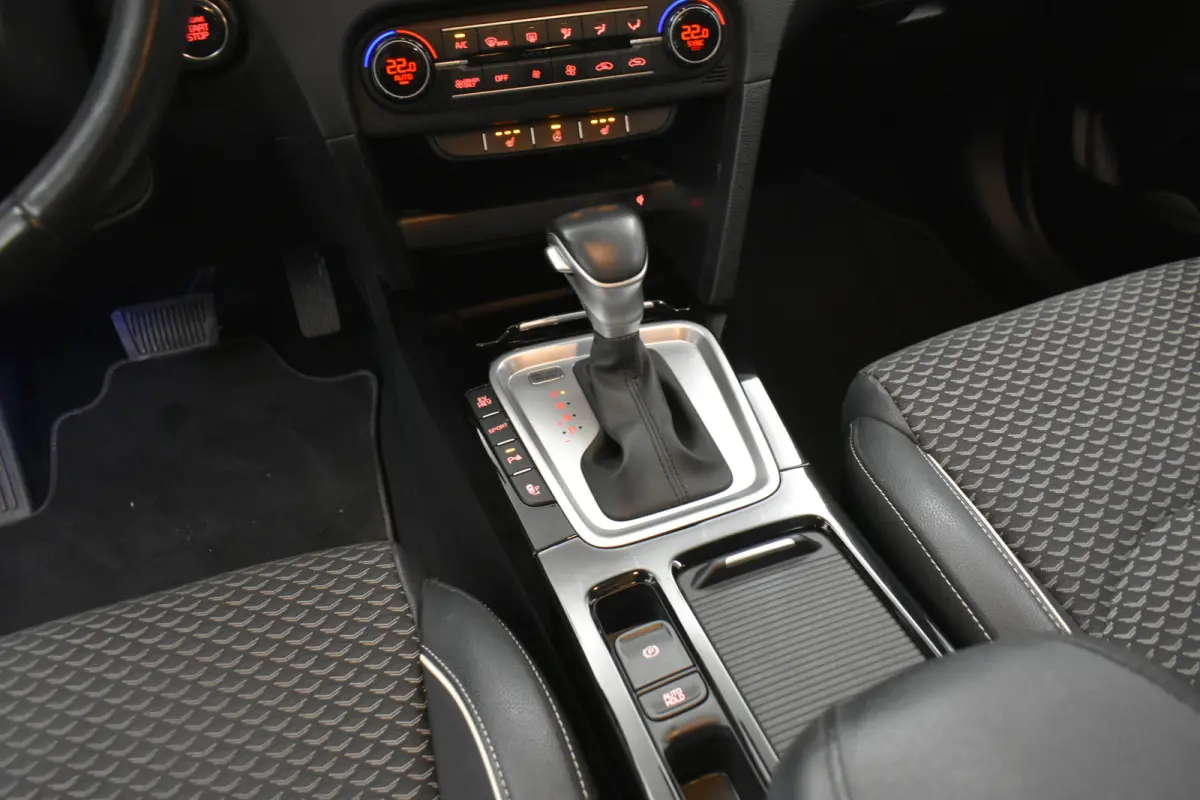 1.6 GDi PHEV Dynamic+ Nw Model Camera mem Seats 100% SOH Dhoek El-Aklep Winterpack