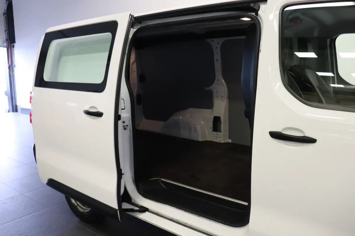 2.0 BlueHDI L3 120PK EURO 6 - Airco - PDC - Cruise - €10.900,- Excl.