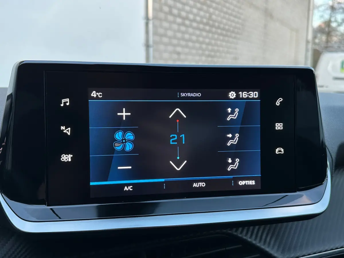 1.2 Turbo Allure | Camera achter | Climate Control | Apple Carplay / Android Auto | L.M. | Achteruitrijcamera | Airco (automatisch) | Apple Carplay/Android Auto