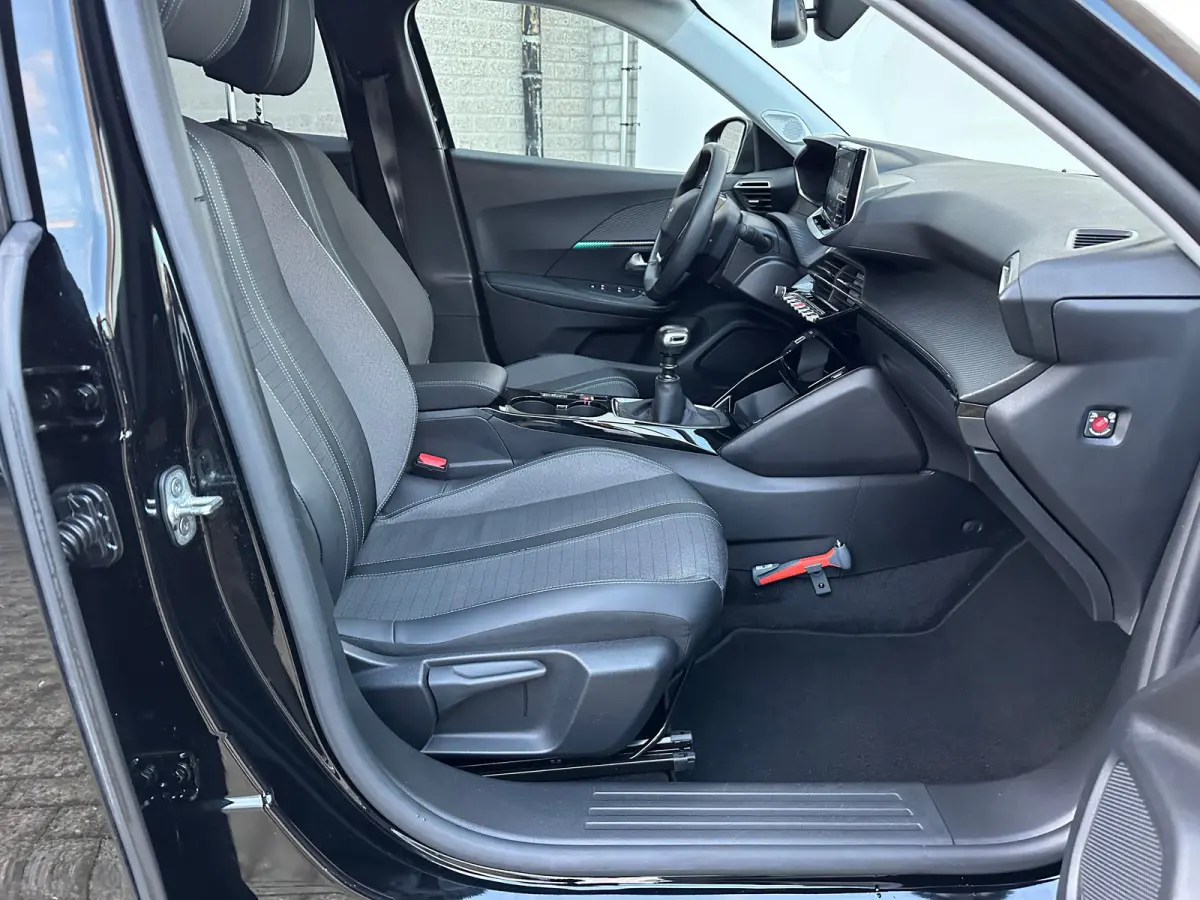 1.2 Turbo Allure | Camera achter | Climate Control | Apple Carplay / Android Auto | L.M. | Achteruitrijcamera | Airco (automatisch) | Apple Carplay/Android Auto