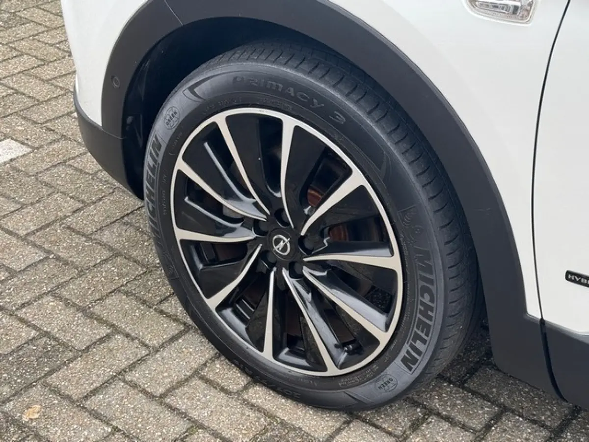 1.6 Turbo 300PK Hybrid4 Ultimate met Navi/360-Camera, Winterpakket, 19inch, AGR