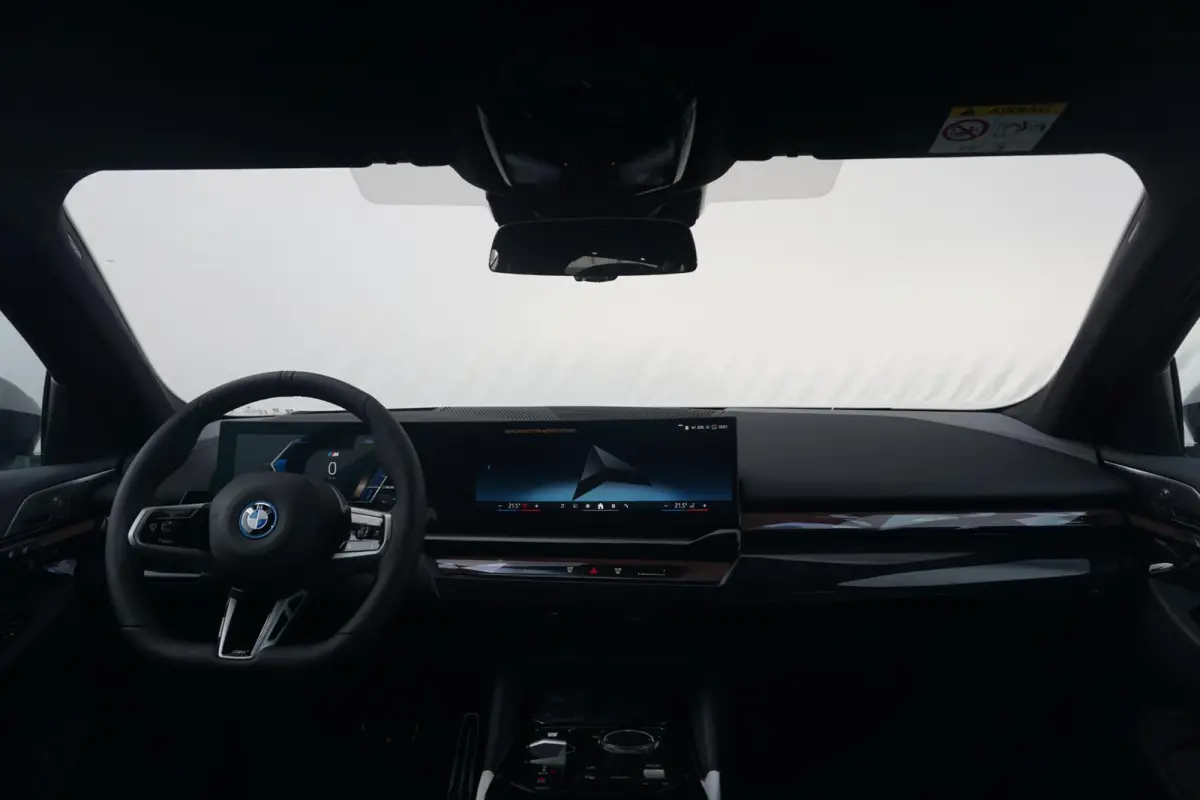 550e xDrive M Sportpakket Pro | Panoramadak | Bowers & Wilkins | Trekhaak | Comfort Pack | Innovation Pack