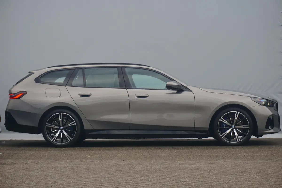 550e xDrive M Sportpakket Pro | Panoramadak | Bowers & Wilkins | Trekhaak | Comfort Pack | Innovation Pack