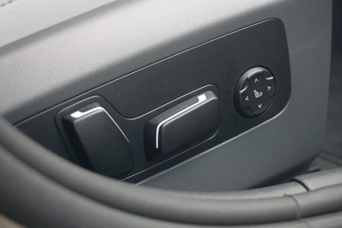 550e xDrive M Sportpakket Pro | Panoramadak | Bowers & Wilkins | Trekhaak | Comfort Pack | Innovation Pack