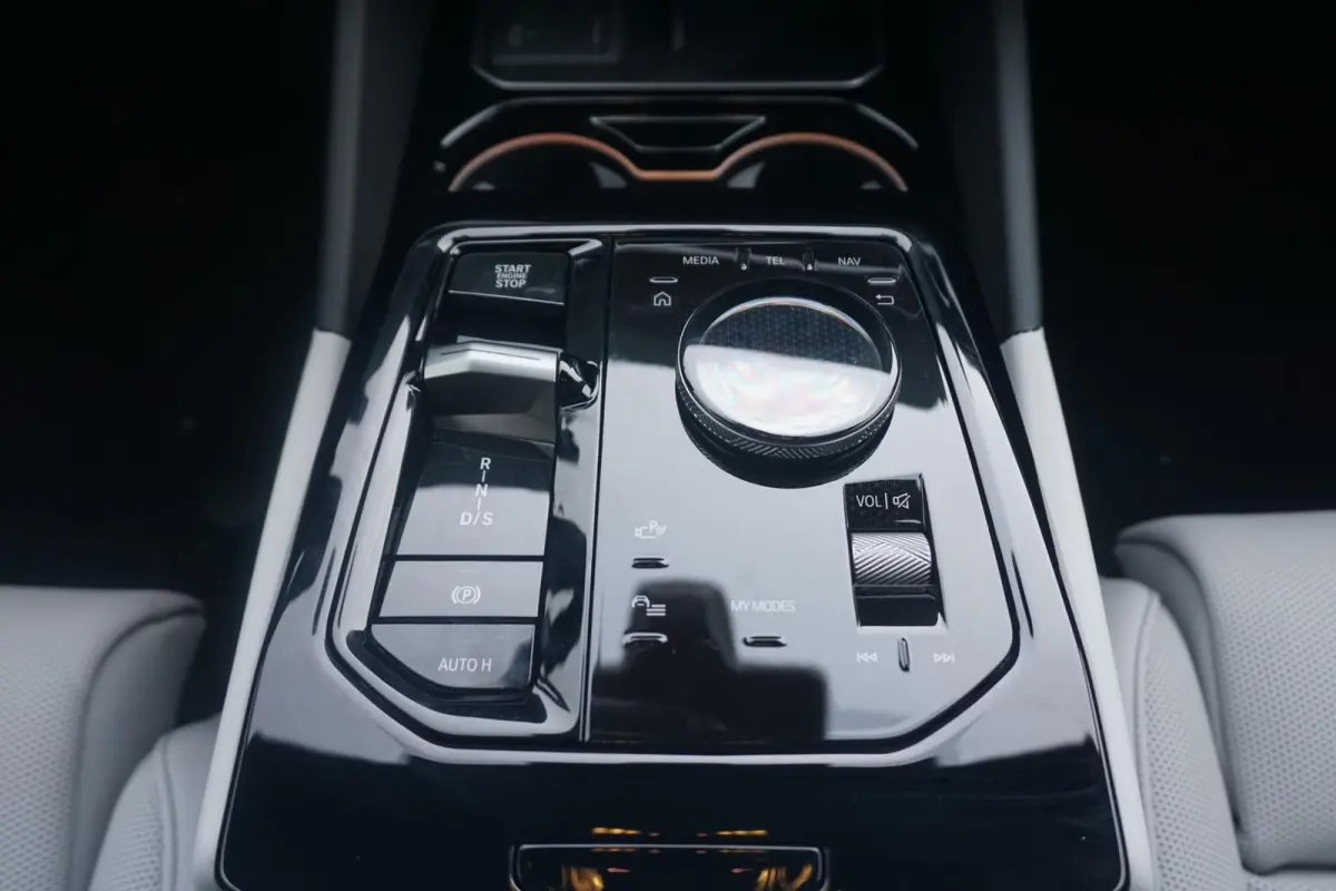 550e xDrive M Sportpakket Pro | Panoramadak | Bowers & Wilkins | Trekhaak | Comfort Pack | Innovation Pack