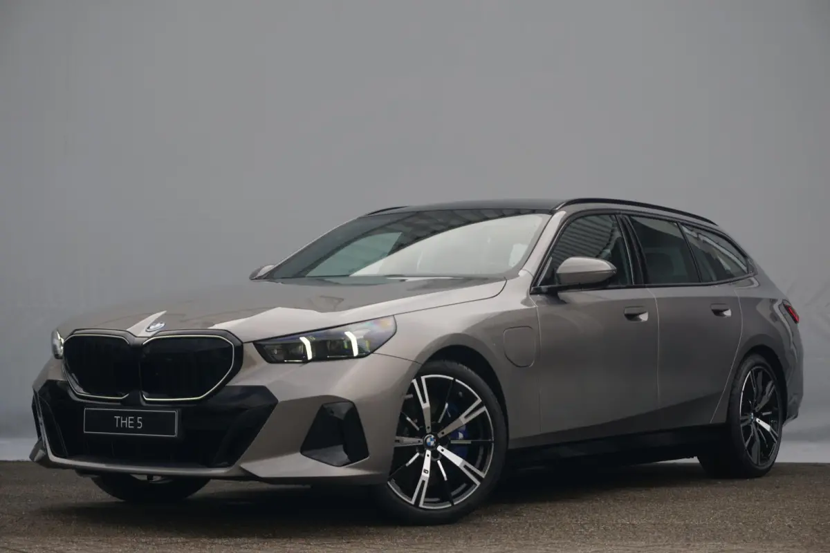 550e xDrive M Sportpakket Pro | Panoramadak | Bowers & Wilkins | Trekhaak | Comfort Pack | Innovation Pack