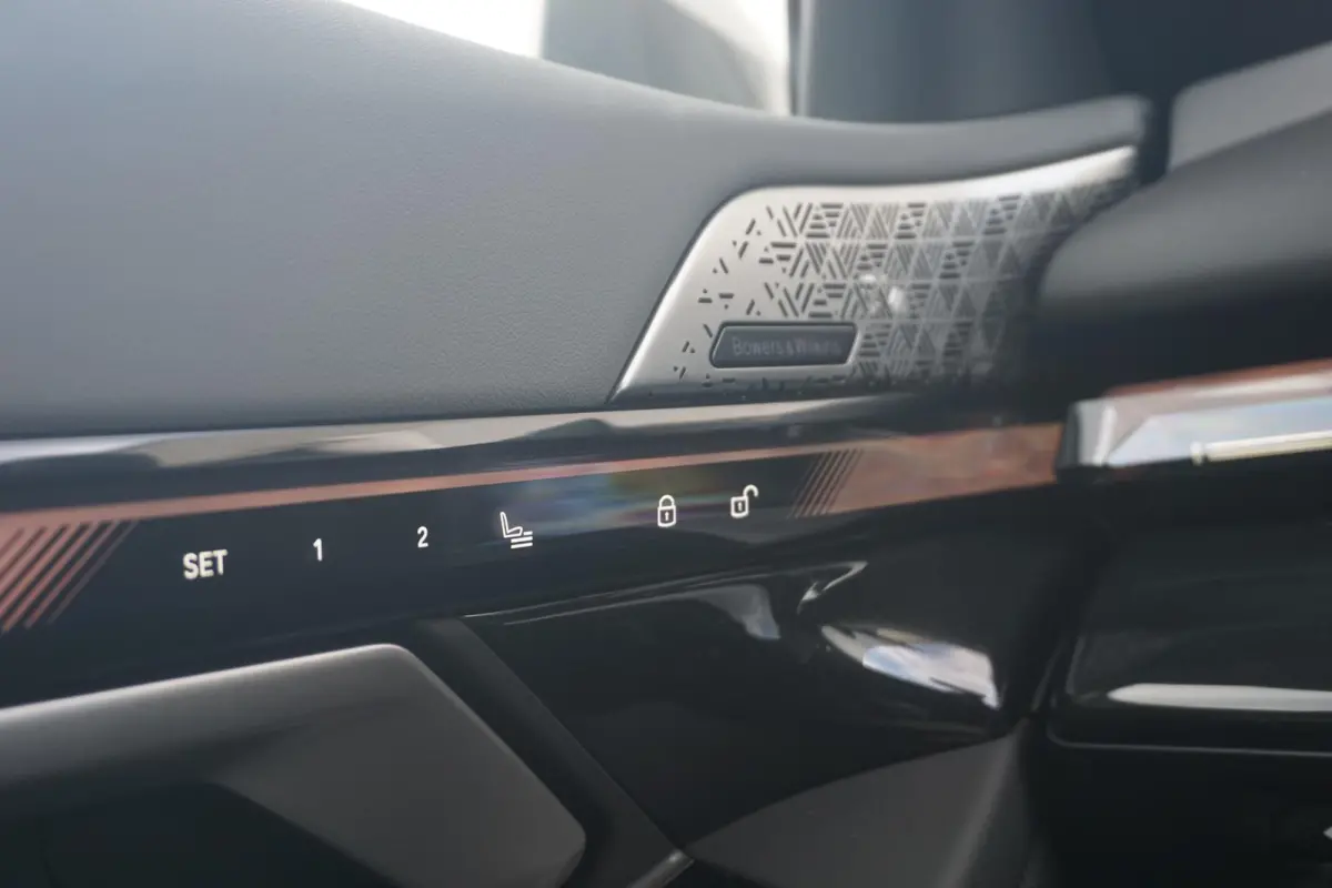 550e xDrive M Sportpakket Pro | Panoramadak | Bowers & Wilkins | Trekhaak | Comfort Pack | Innovation Pack