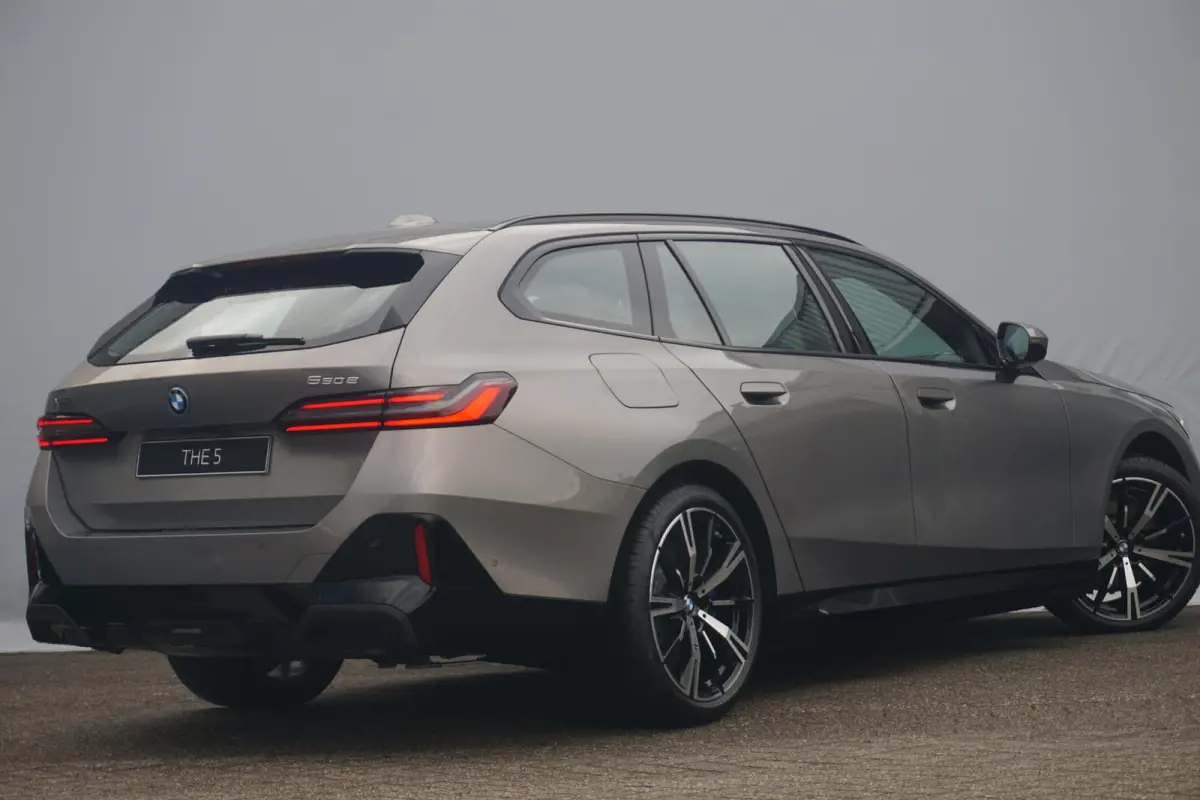 550e xDrive M Sportpakket Pro | Panoramadak | Bowers & Wilkins | Trekhaak | Comfort Pack | Innovation Pack