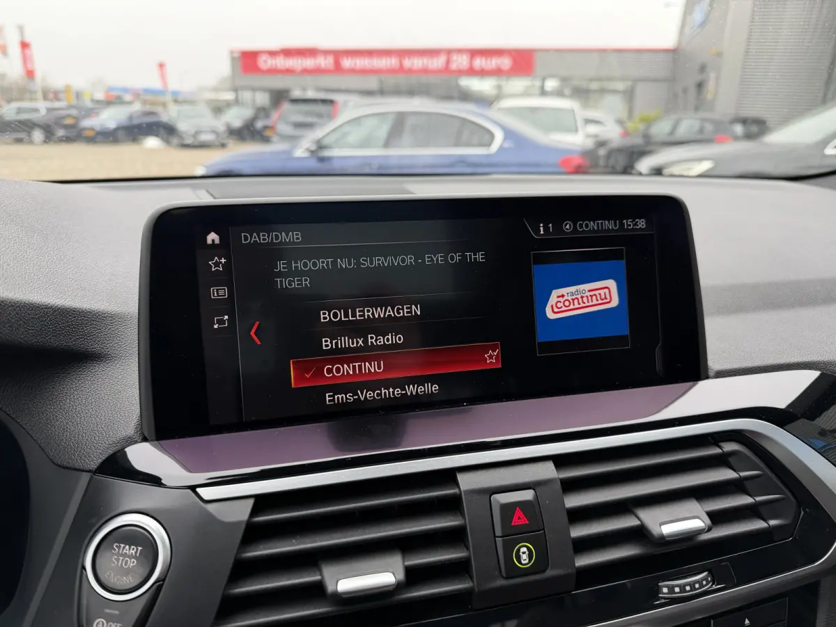 sDrive20i High Executive xLine Panoramadak Trekhaak Lederen interieur Achteruitrijcamera Stuurwielverwarming