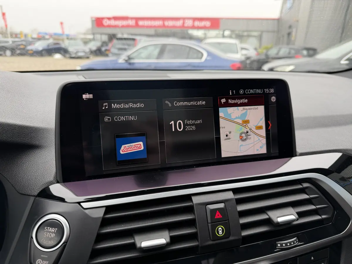 sDrive20i High Executive xLine Panoramadak Trekhaak Lederen interieur Achteruitrijcamera Stuurwielverwarming