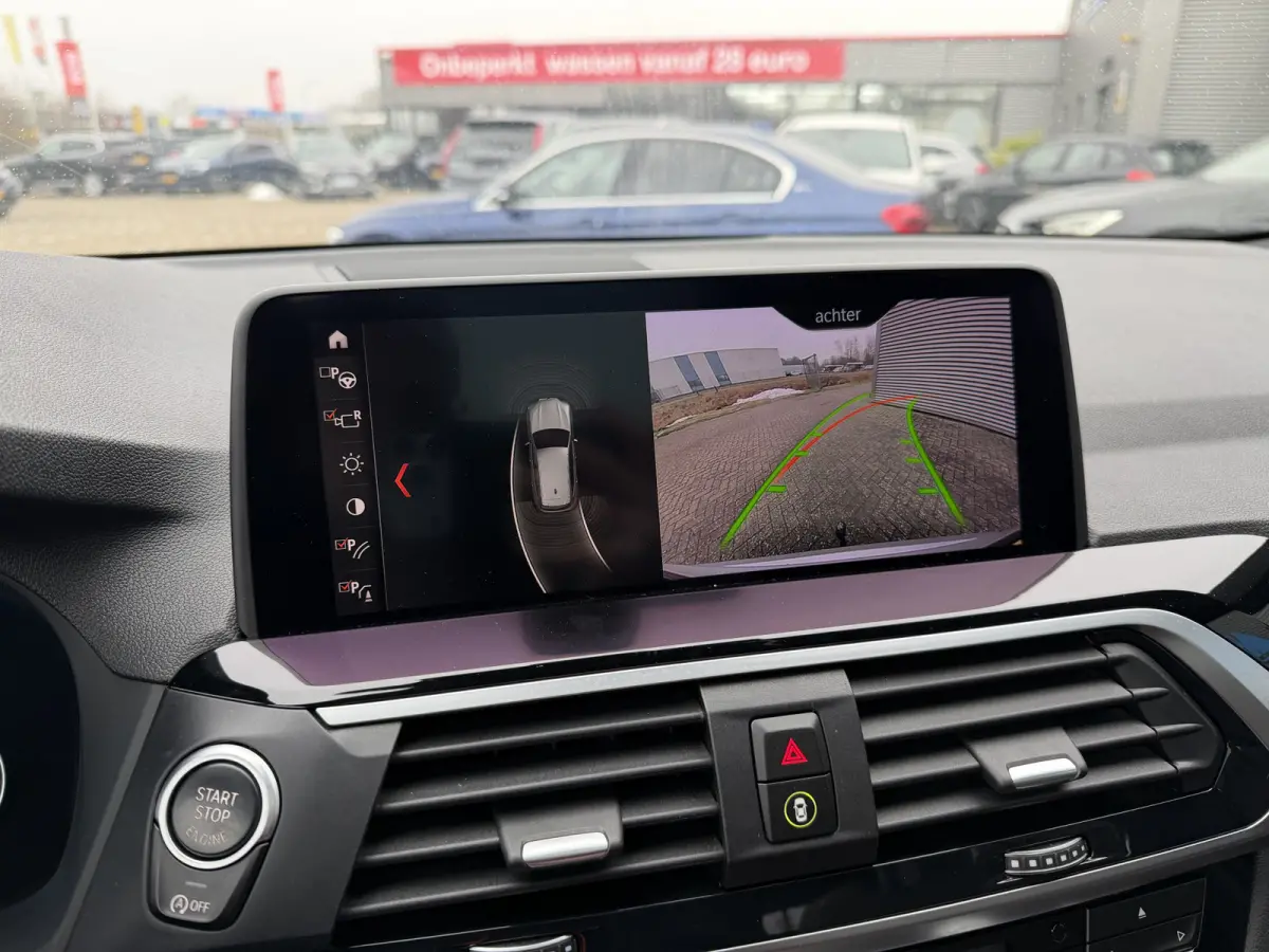 sDrive20i High Executive xLine Panoramadak Trekhaak Lederen interieur Achteruitrijcamera Stuurwielverwarming