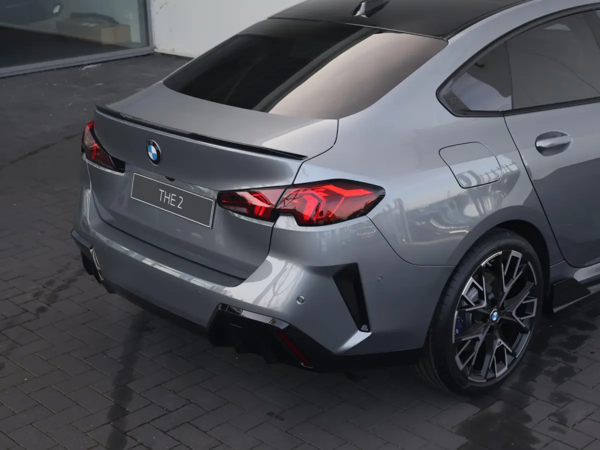 220 M-performance 19 inch lichtmetalen velgen, carbon delen, side skirts, spoilers, etc