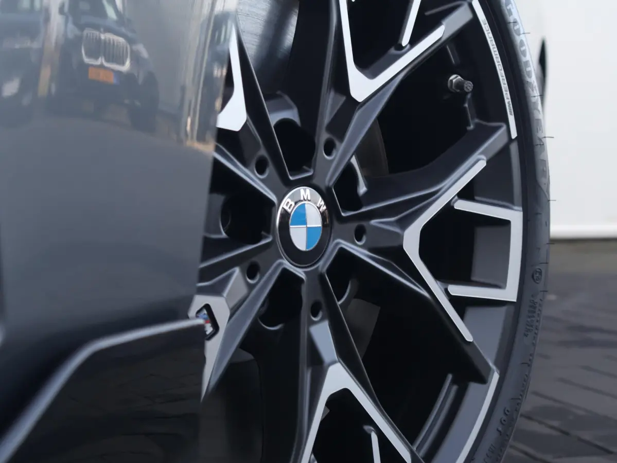 220 M-performance 19 inch lichtmetalen velgen, carbon delen, side skirts, spoilers, etc
