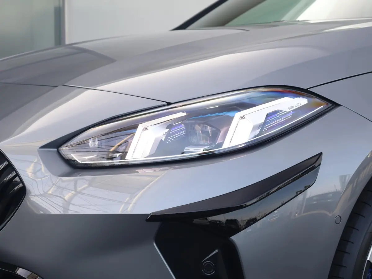 220 M-performance 19 inch lichtmetalen velgen, carbon delen, side skirts, spoilers, etc