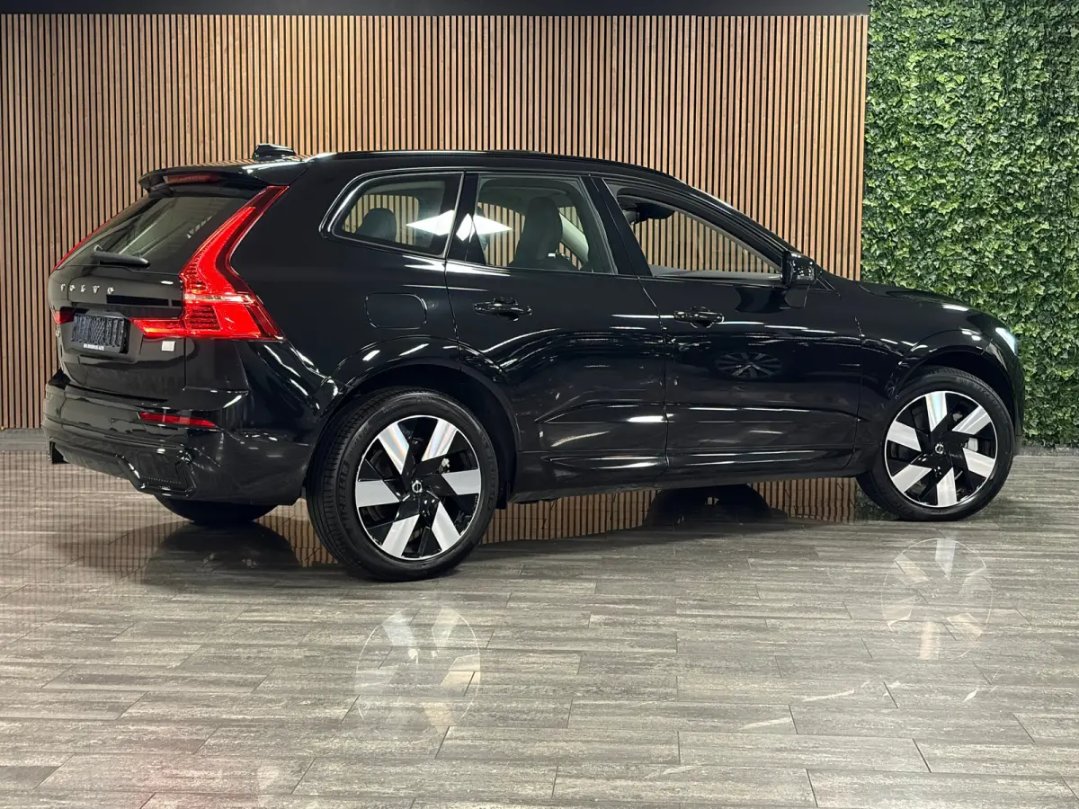 T6 AWD Recharge Ultra Dark | Head-Up Display | Harman Kardon | Adaptieve Cruise Control | Stoelverwarming voor+Achter | Stuurwielverwarming | Full LED Meesturende koplampen | Pilot Assist | 