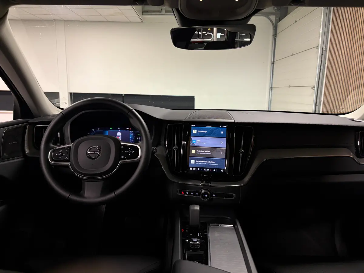 T6 AWD Recharge Ultra Dark | Head-Up Display | Harman Kardon | Adaptieve Cruise Control | Stoelverwarming voor+Achter | Stuurwielverwarming | Full LED Meesturende koplampen | Pilot Assist | 