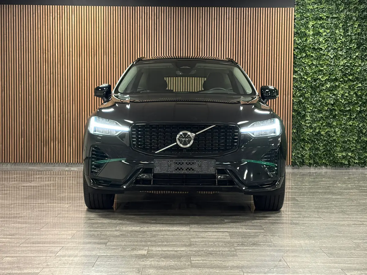 T6 AWD Recharge Ultra Dark | Head-Up Display | Harman Kardon | Adaptieve Cruise Control | Stoelverwarming voor+Achter | Stuurwielverwarming | Full LED Meesturende koplampen | Pilot Assist | 
