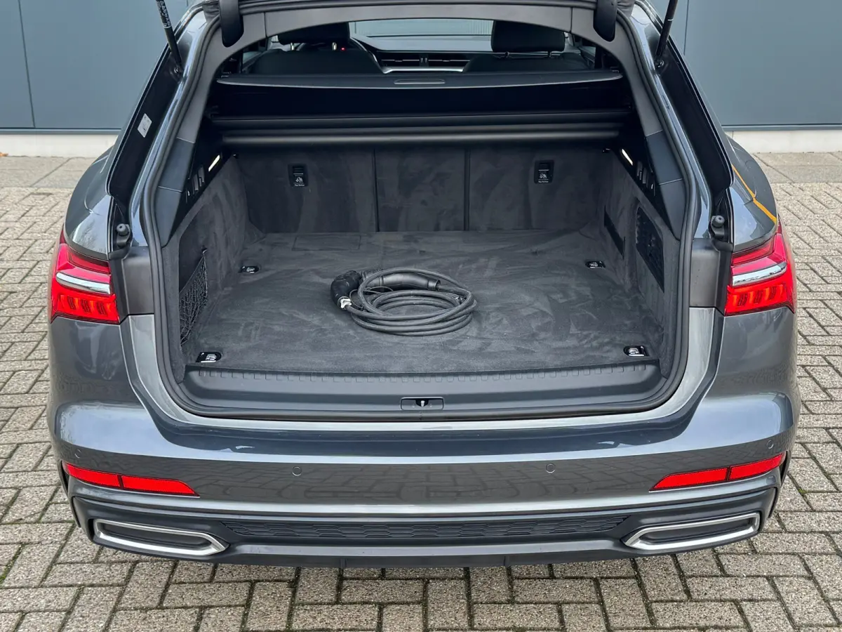 50 TFSI e Quattro S-Line edition * Panorama * B&O * Matrix Led * Stoelverwarming *