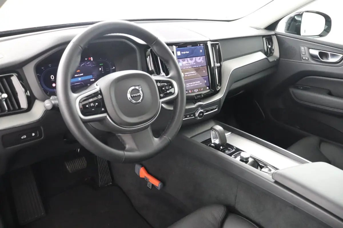 T6 AWD Plus Dark | Stoel + Stuur verwarming | Trekhaak | BLIS |