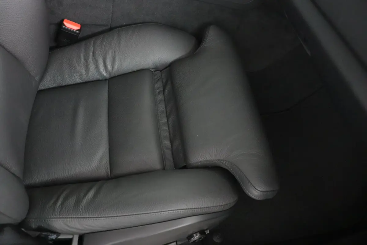 T6 AWD Plus Dark | Stoel + Stuur verwarming | Trekhaak | BLIS |