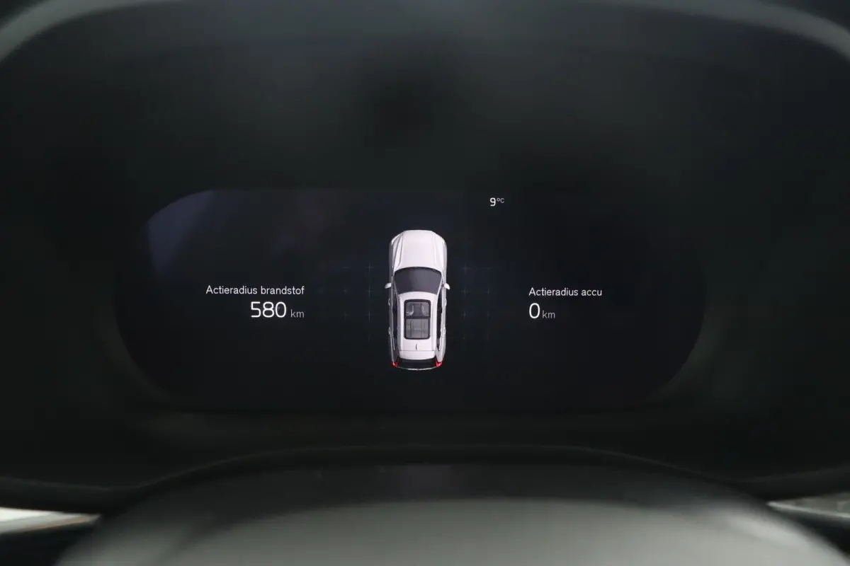 T6 AWD Plus Dark | Stoel + Stuur verwarming | Trekhaak | BLIS |