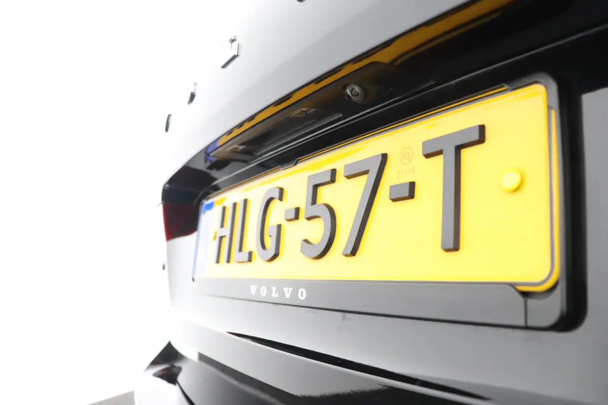 T6 AWD Plus Dark | Stoel + Stuur verwarming | Trekhaak | BLIS |