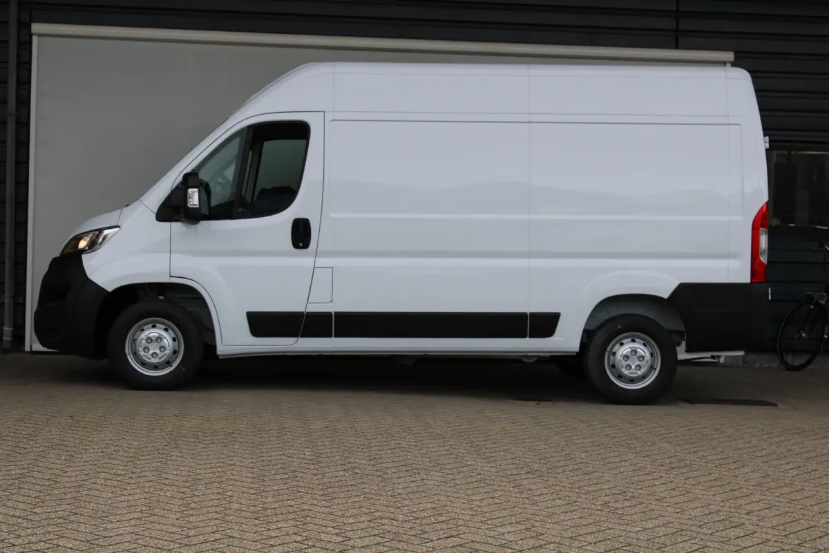 2.2D 140 L2H2 3.3t | Navigatie | Parkeercamera | Cruise Control |
