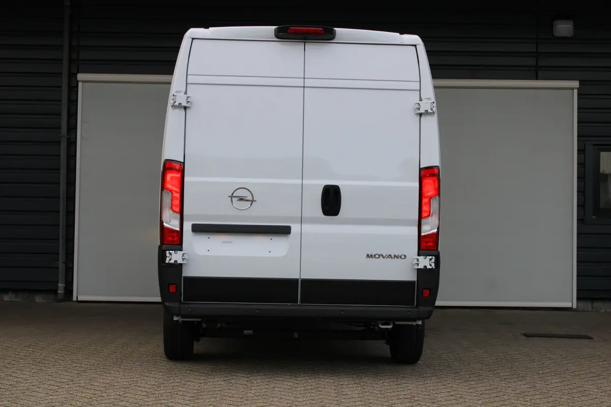 2.2D 140 L2H2 3.3t | Navigatie | Parkeercamera | Cruise Control |