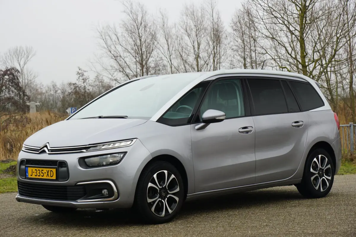 1.2 PureTech Business Automaat - Gris Artense - Camera/Clima/Carplay