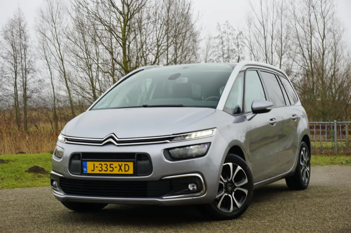 1.2 PureTech Business Automaat - Gris Artense - Camera/Clima/Carplay