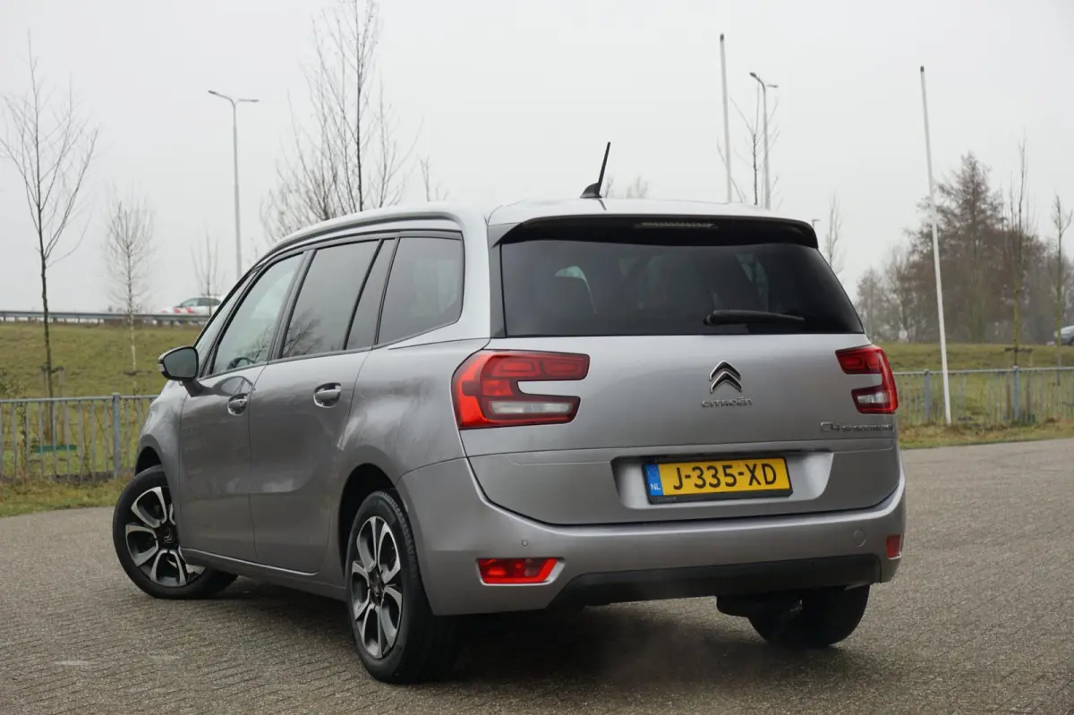 1.2 PureTech Business Automaat - Gris Artense - Camera/Clima/Carplay
