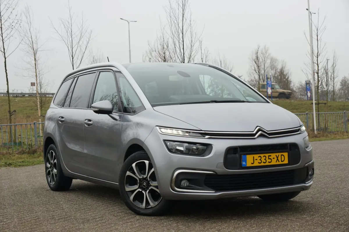 1.2 PureTech Business Automaat - Gris Artense - Camera/Clima/Carplay