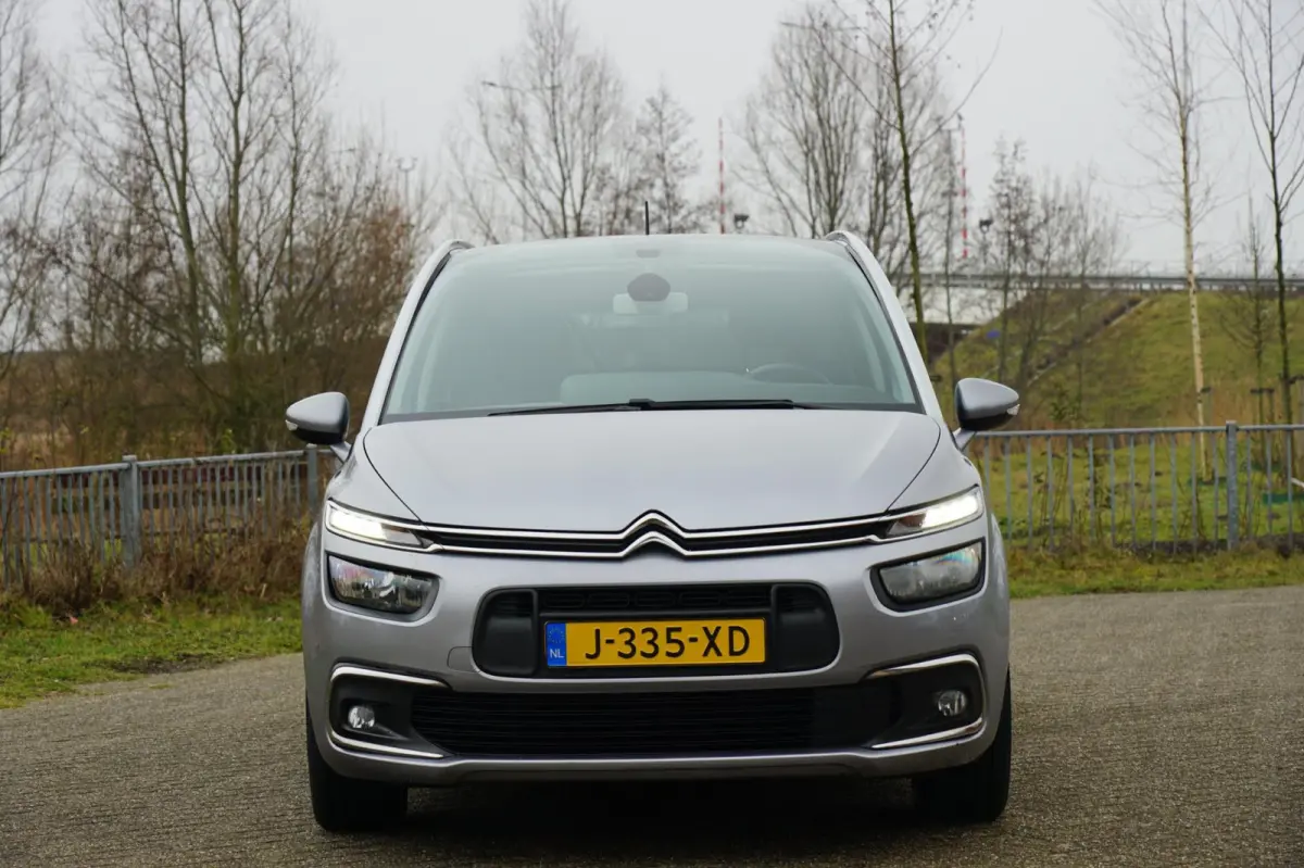 1.2 PureTech Business Automaat - Gris Artense - Camera/Clima/Carplay