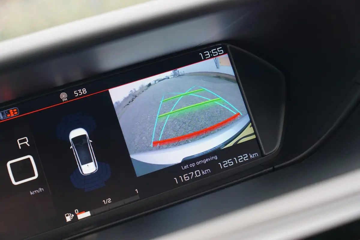 1.2 PureTech Business Automaat - Gris Artense - Camera/Clima/Carplay
