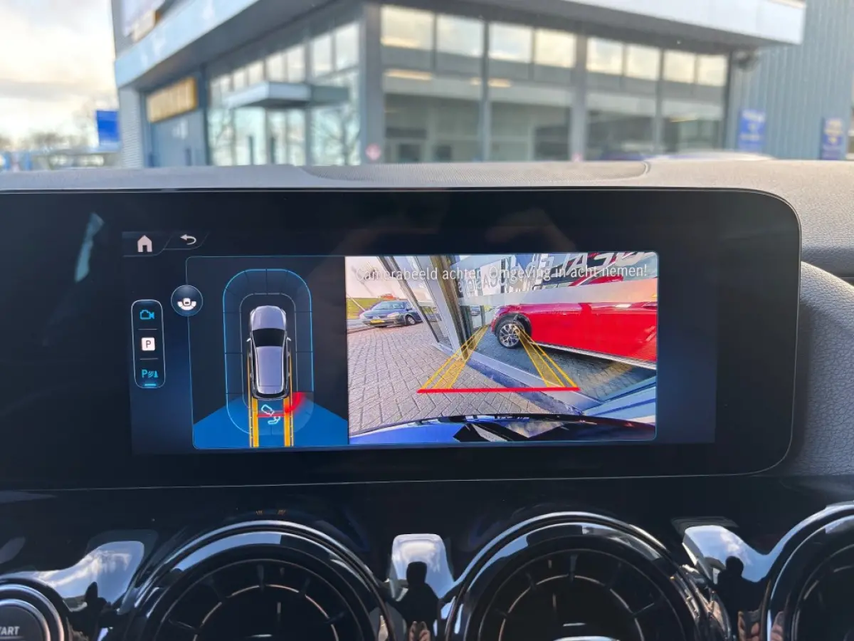 250E AUTOMAAT LUXURY LINE NAVI PDC-CAMRERA STOELVW.