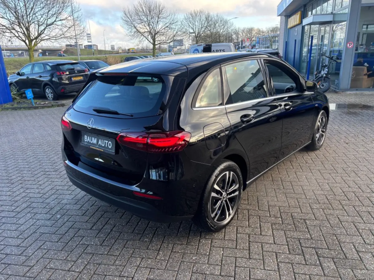 250E AUTOMAAT LUXURY LINE NAVI PDC-CAMRERA STOELVW.