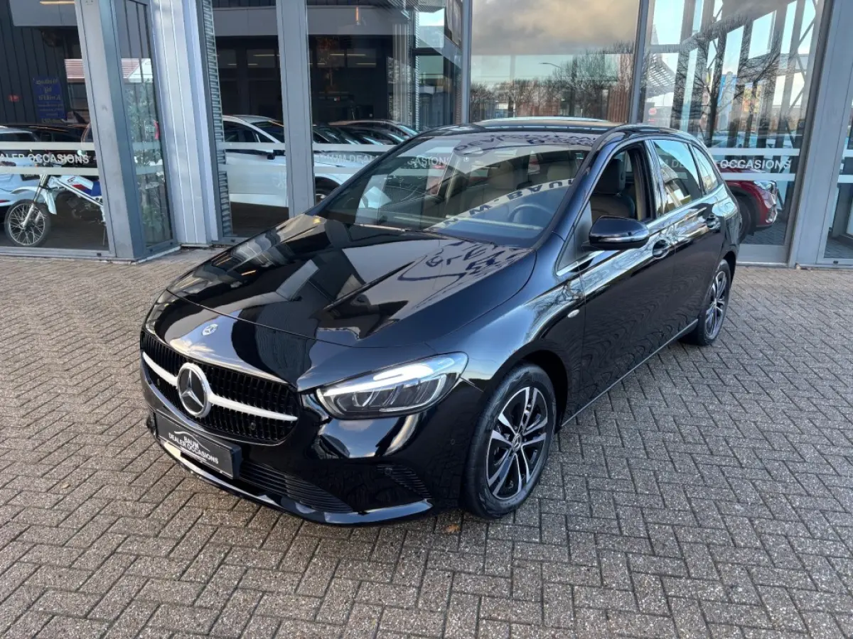 250E AUTOMAAT LUXURY LINE NAVI PDC-CAMRERA STOELVW.
