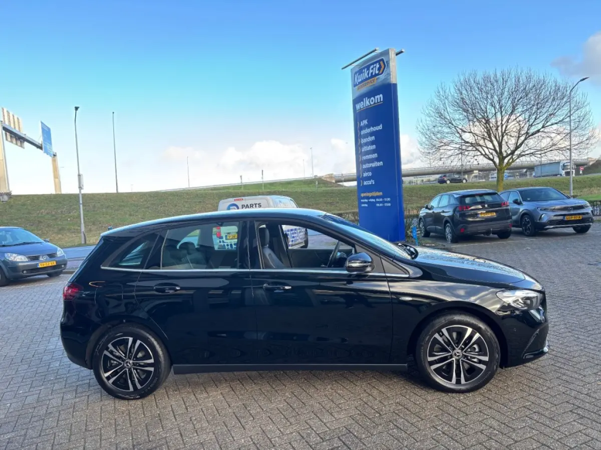 250E AUTOMAAT LUXURY LINE NAVI PDC-CAMRERA STOELVW.