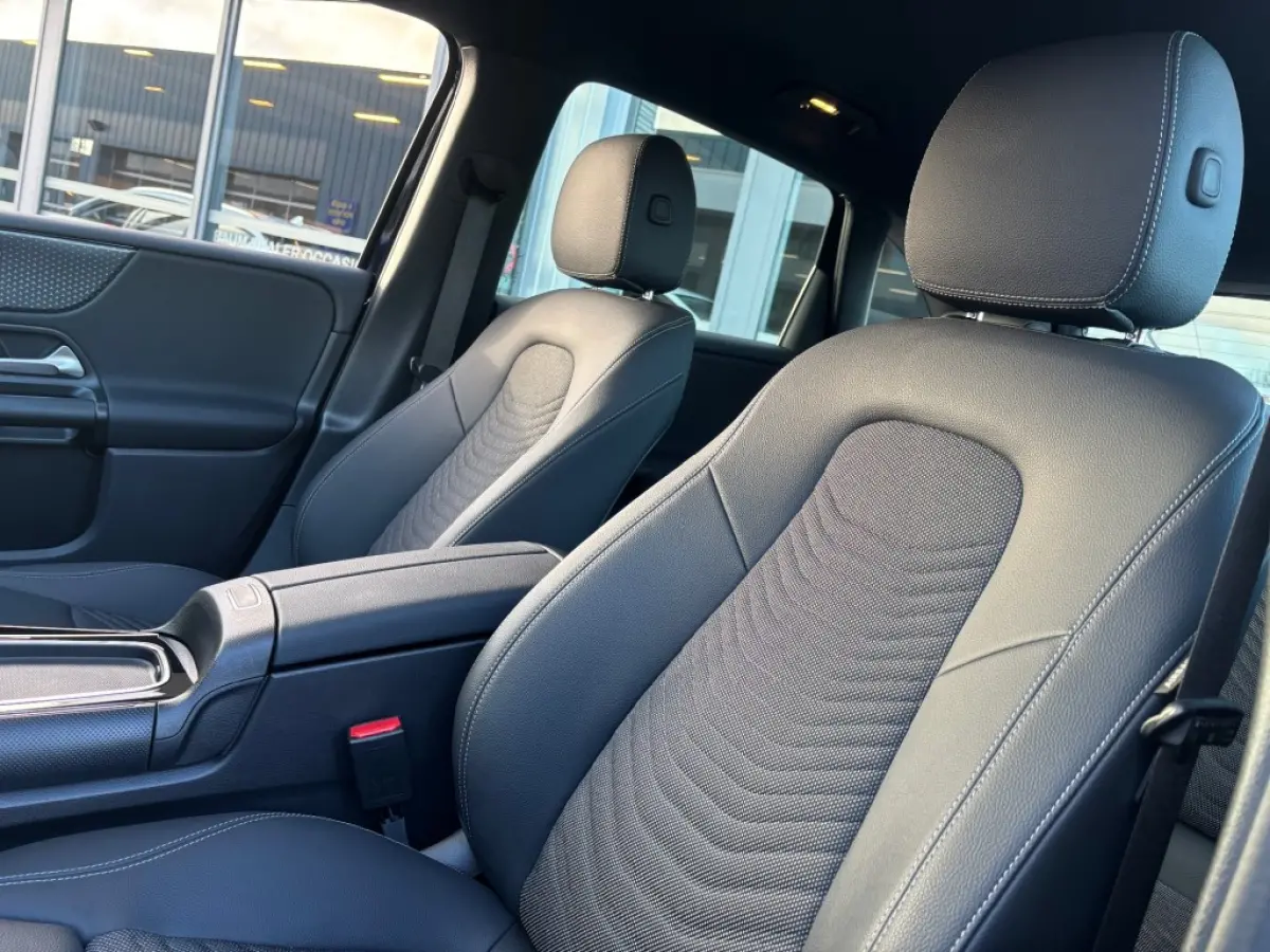 250E AUTOMAAT LUXURY LINE NAVI PDC-CAMRERA STOELVW.