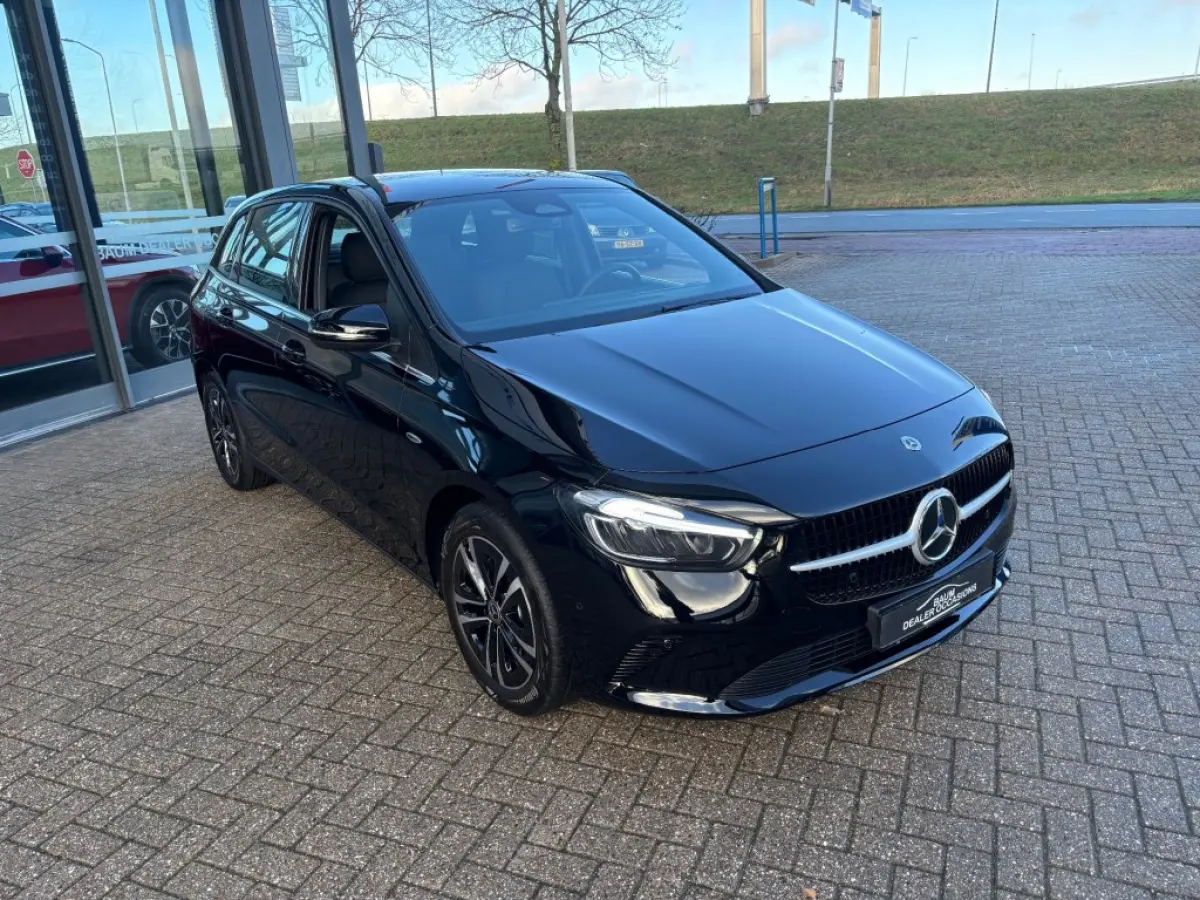 250E AUTOMAAT LUXURY LINE NAVI PDC-CAMRERA STOELVW.