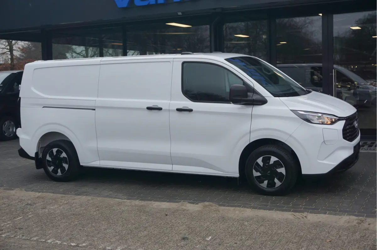 320L 2.5 PHEV Hybride 233PK Trend PRIJS INCL. BPM !! 13" Navi, Adap. Cruise, Camera!! NR. HYB010