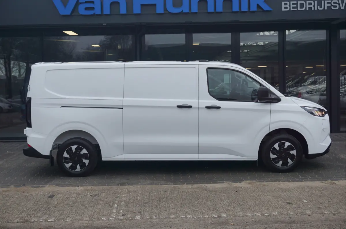 320L 2.5 PHEV Hybride 233PK Trend PRIJS INCL. BPM !! 13" Navi, Adap. Cruise, Camera!! NR. HYB010