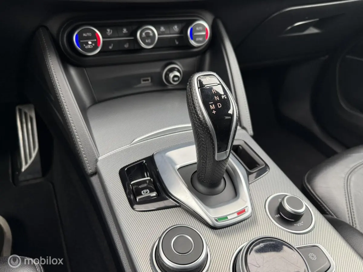 2.0 T AWD Sprint Panodak Leer Navi Carplay Camera BTW Auto!