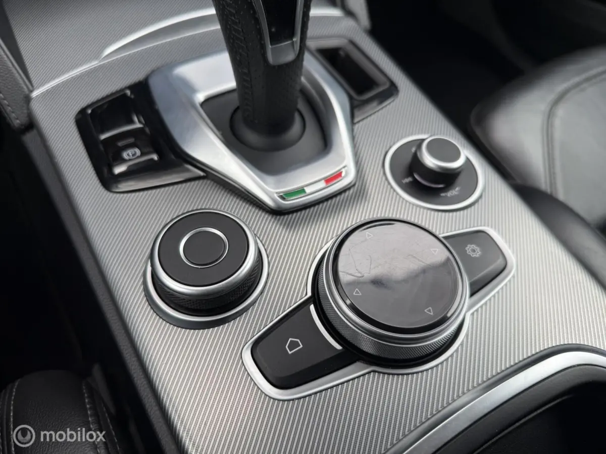 2.0 T AWD Sprint Panodak Leer Navi Carplay Camera BTW Auto!