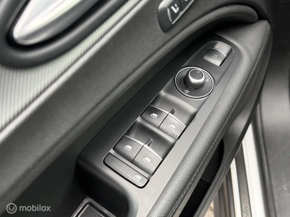 2.0 T AWD Sprint Panodak Leer Navi Carplay Camera BTW Auto!