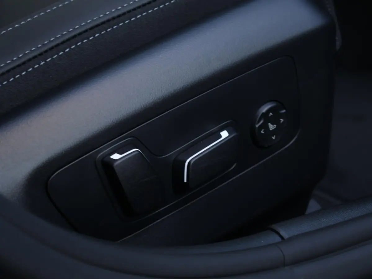 550e xDrive | M Sportpakket Pro | Innovation Pack | Travel Packj | Comfort Pack
