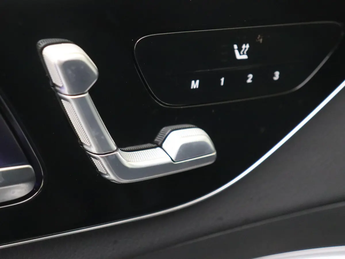 300 e Business Solution AMG /Panoramadak /Burmester 3D /HUD /Nightpakket /Winterpakket