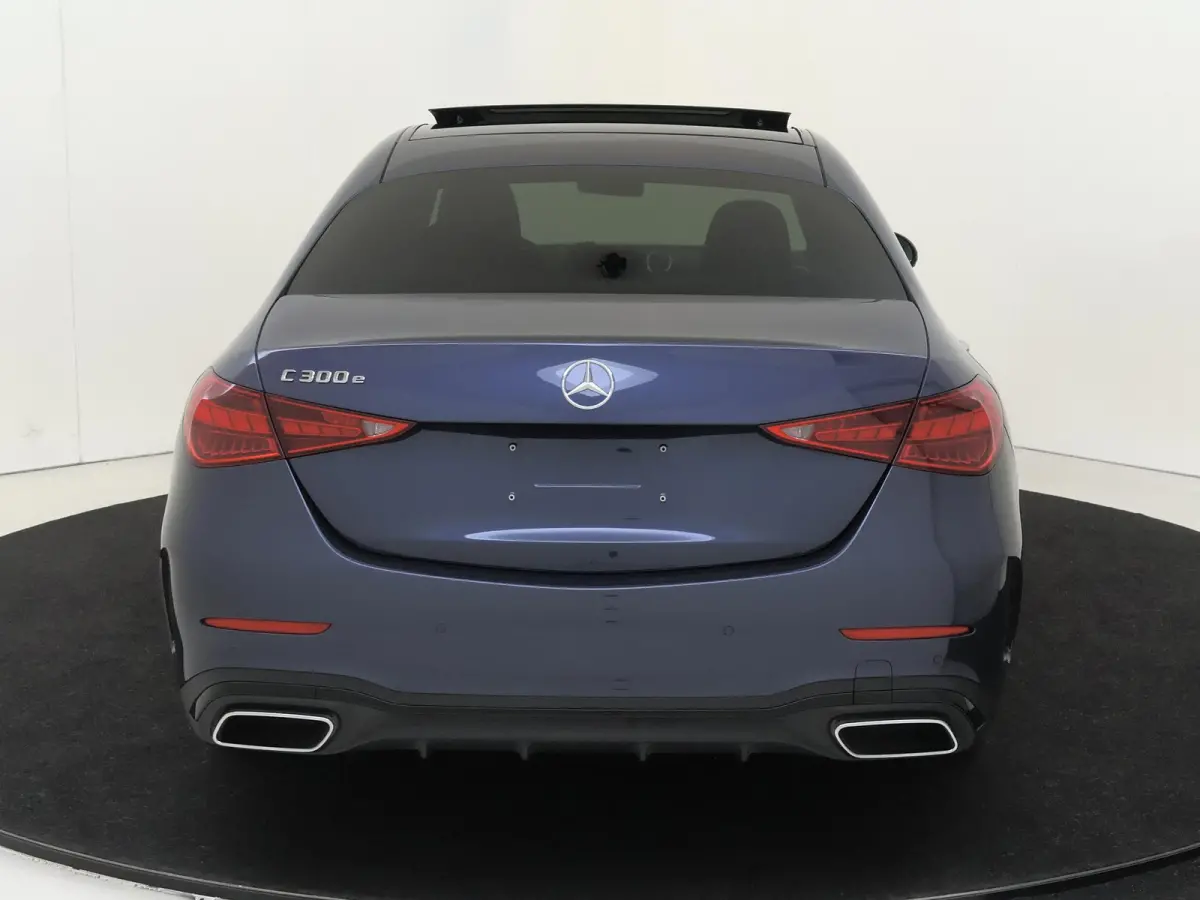 300 e Business Solution AMG /Panoramadak /Burmester 3D /HUD /Nightpakket /Winterpakket