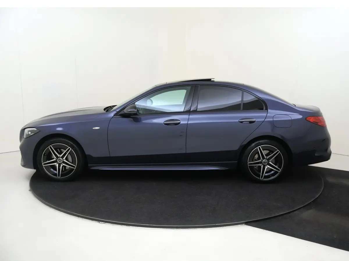 300 e Business Solution AMG /Panoramadak /Burmester 3D /HUD /Nightpakket /Winterpakket
